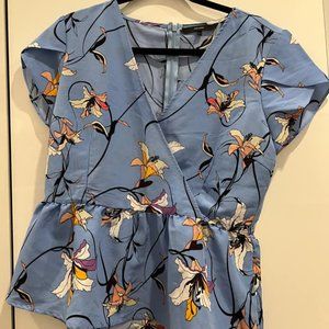 Vero Moda Blue Top with Flowers (Size Large)